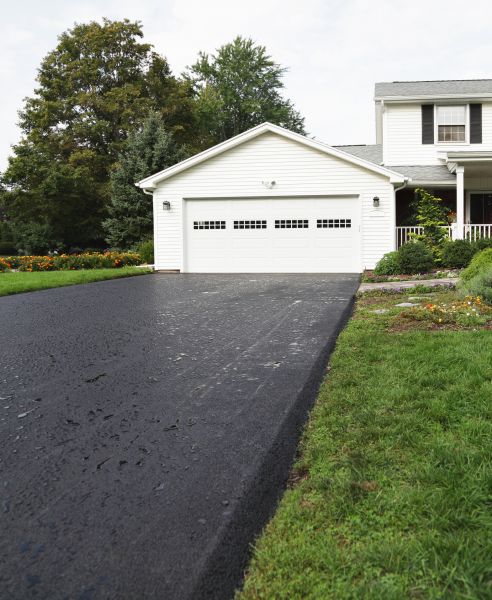 Blacktop Driveway Paving in Fresno
